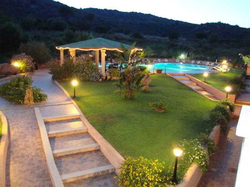 Relais Fenicottero Rosa Pensionat Porto Taverna Eksteriør billede