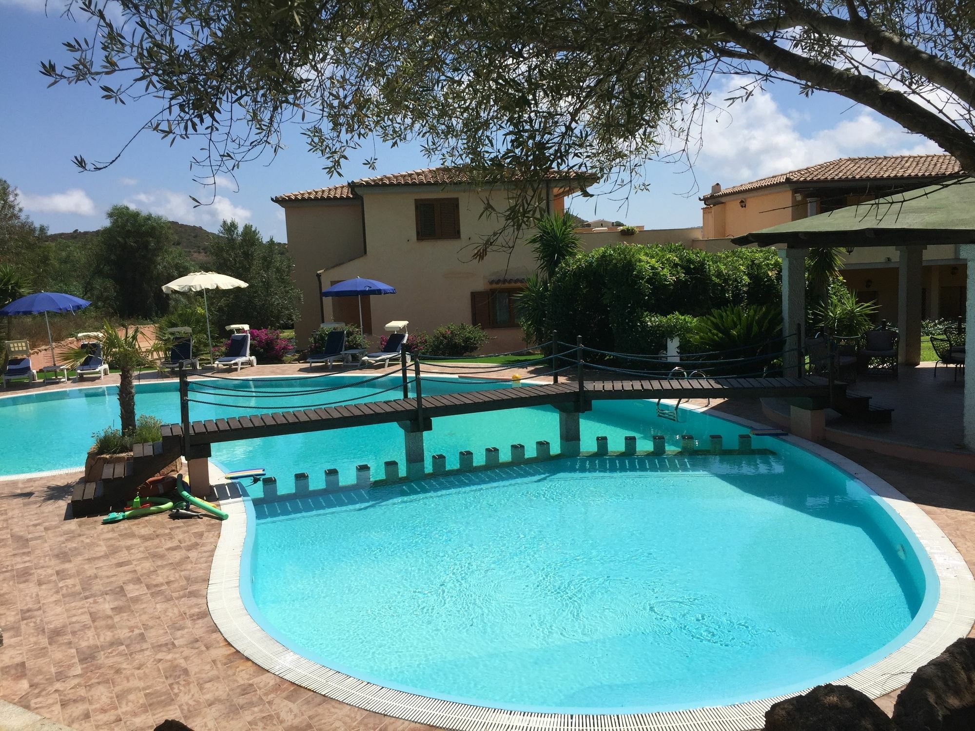 Relais Fenicottero Rosa Pensionat Porto Taverna Eksteriør billede