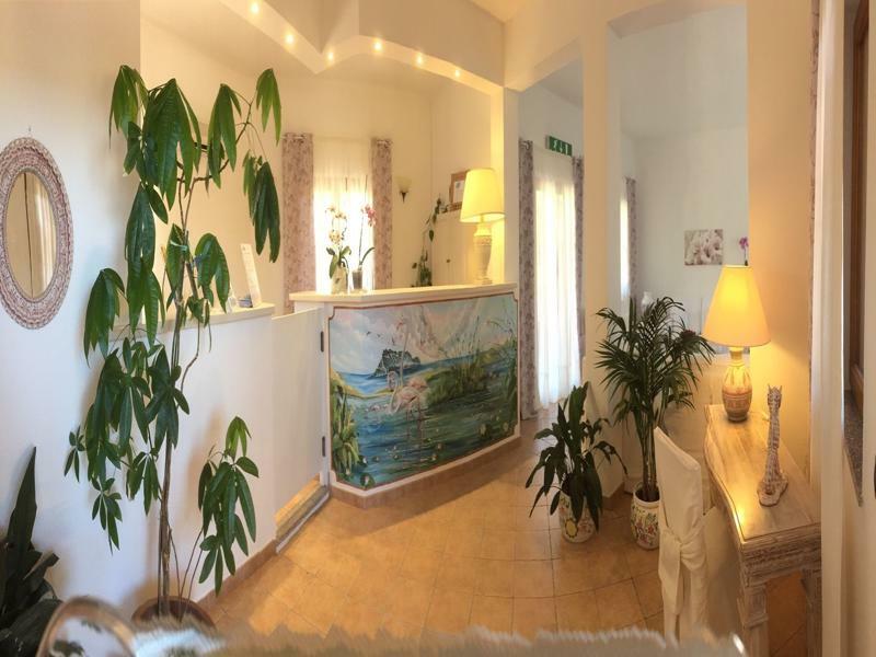 Relais Fenicottero Rosa Pensionat Porto Taverna Eksteriør billede