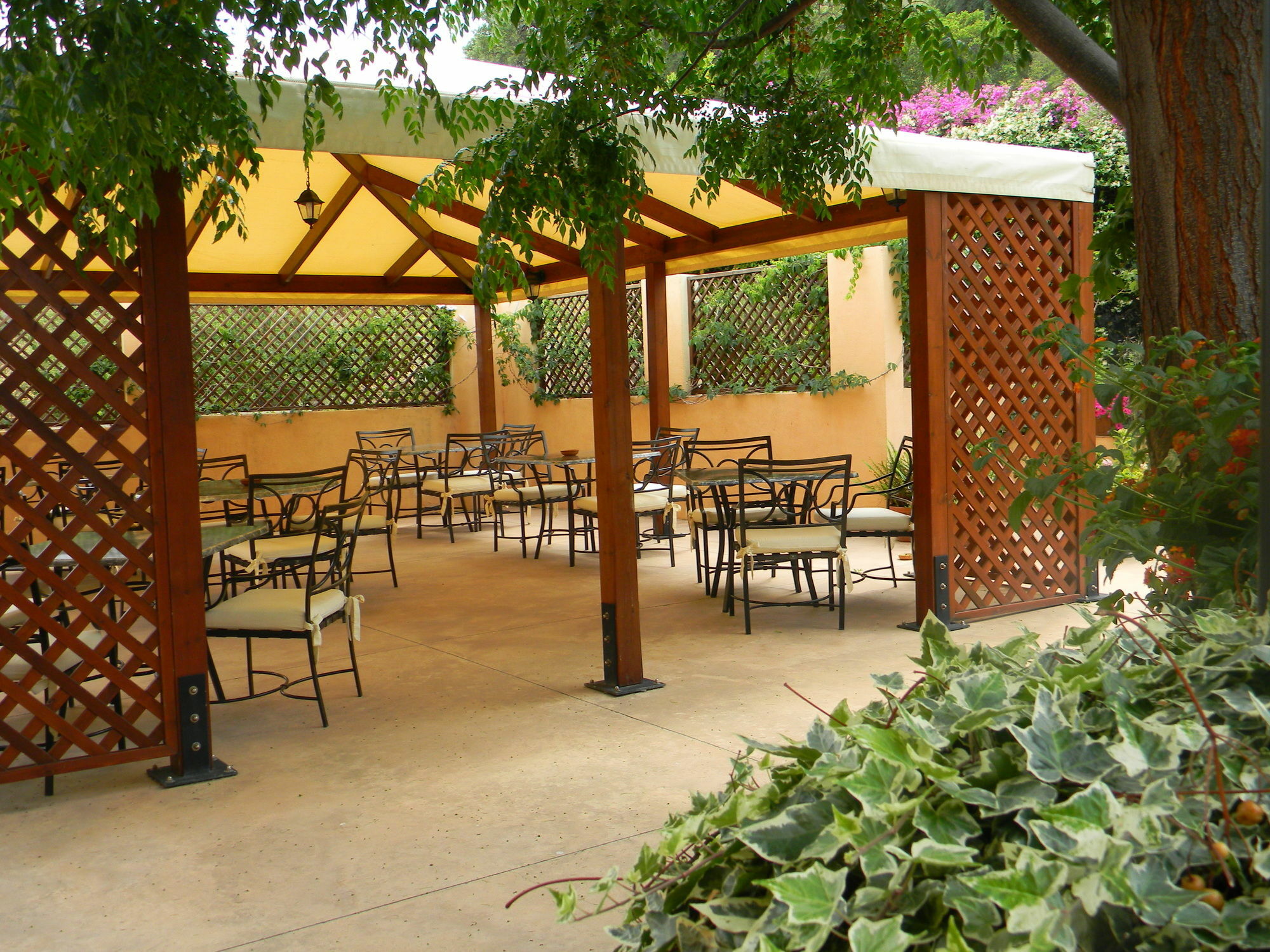 Relais Fenicottero Rosa Pensionat Porto Taverna Eksteriør billede