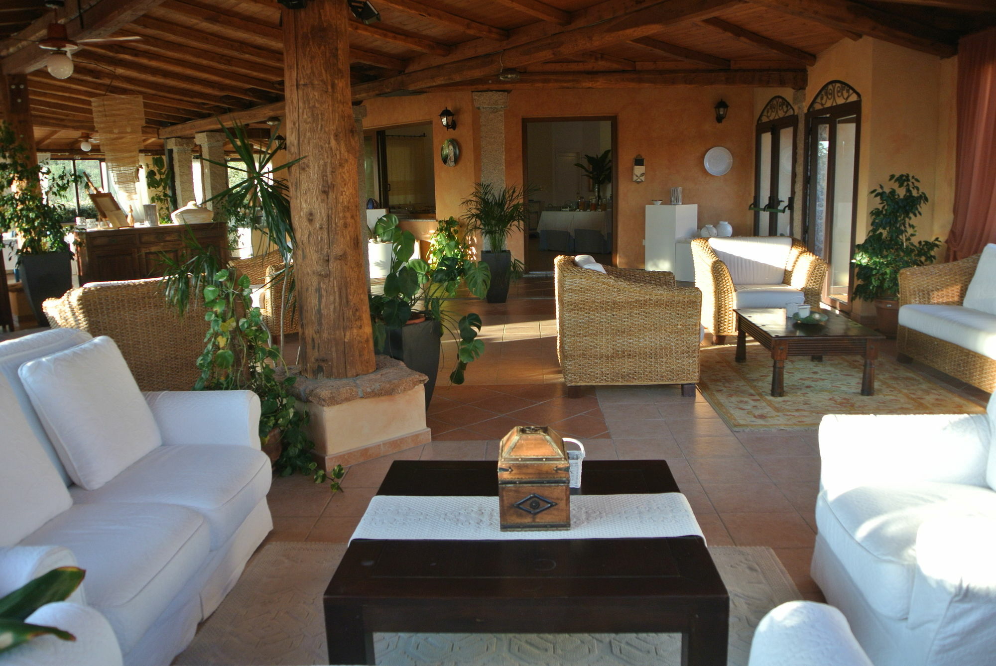 Relais Fenicottero Rosa Pensionat Porto Taverna Eksteriør billede